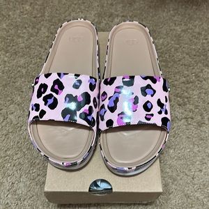 Ugg Jane leopard size 6.5 37.5